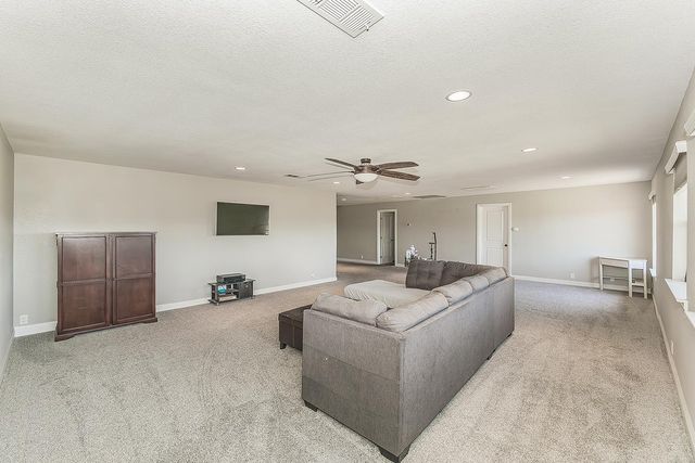 14049 Oak View Drive, Prather, CA 93651