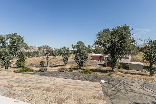 14049 Oak View Drive, Prather, CA 93651
