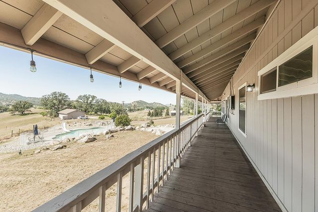 14049 Oak View Drive, Prather, CA 93651
