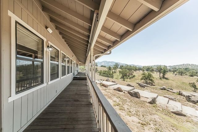 14049 Oak View Drive, Prather, CA 93651