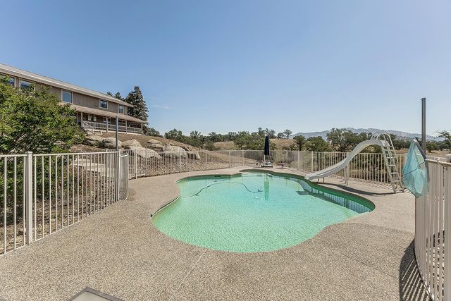 14049 Oak View Drive, Prather, CA 93651
