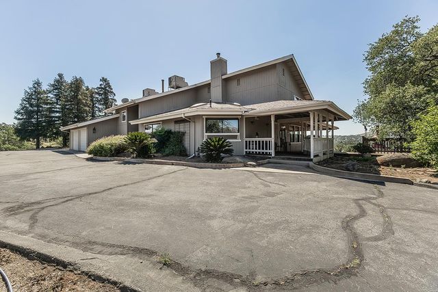 14049 Oak View Drive, Prather, CA 93651