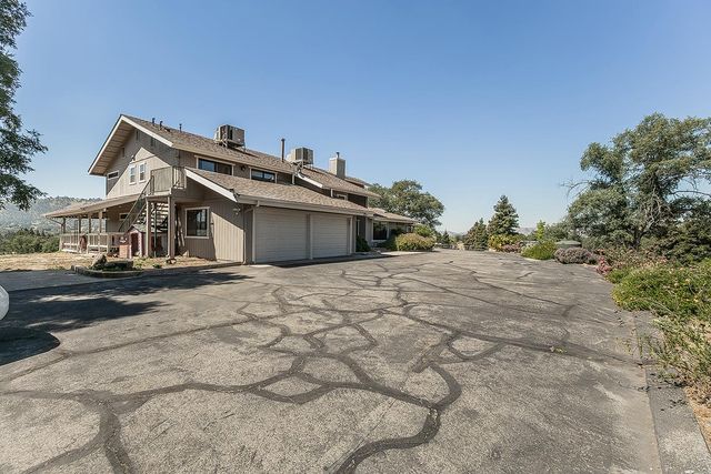 14049 Oak View Drive, Prather, CA 93651