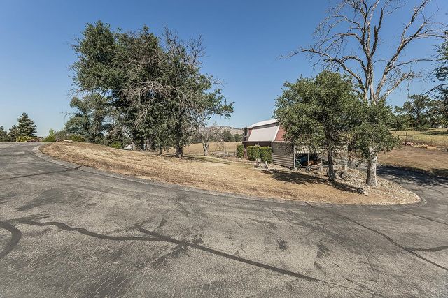 14049 Oak View Drive, Prather, CA 93651