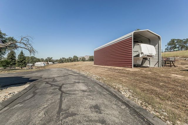 14049 Oak View Drive, Prather, CA 93651