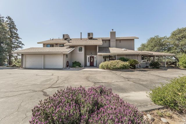 14049 Oak View Drive, Prather, CA 93651