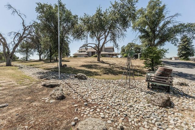 14049 Oak View Drive, Prather, CA 93651