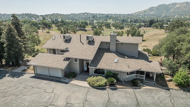 14049 Oak View Drive, Prather, CA 93651
