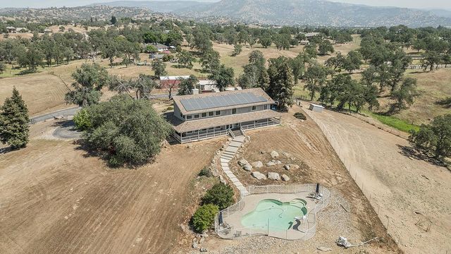 14049 Oak View Drive, Prather, CA 93651