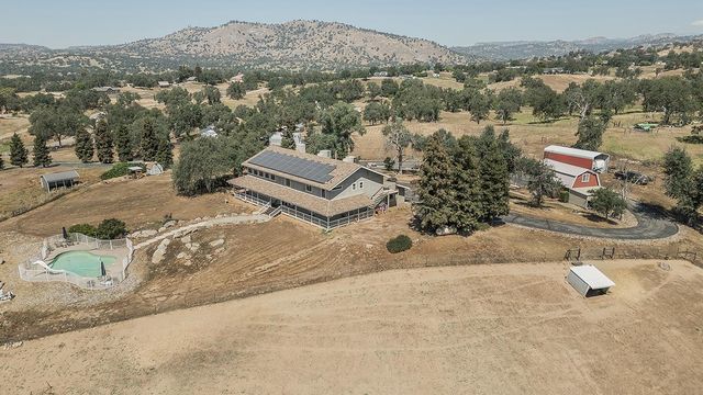 14049 Oak View Drive, Prather, CA 93651