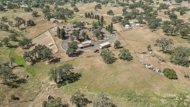 14049 Oak View Drive, Prather, CA 93651