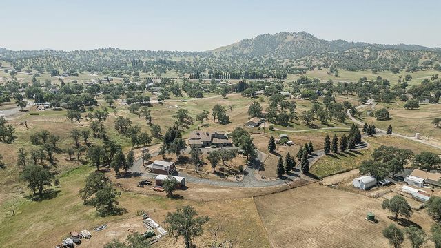 14049 Oak View Drive, Prather, CA 93651