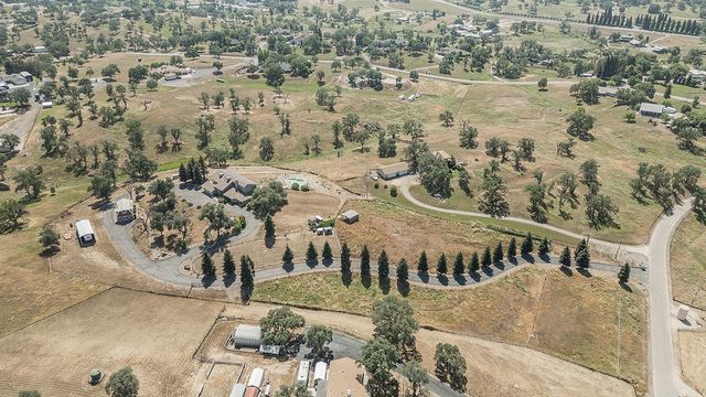 14049 Oak View Drive, Prather, CA 93651