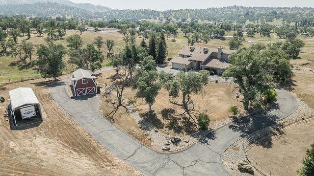 14049 Oak View Drive, Prather, CA 93651