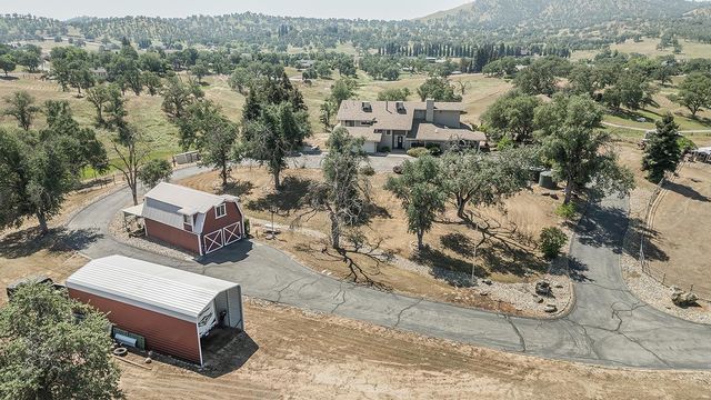 14049 Oak View Drive, Prather, CA 93651