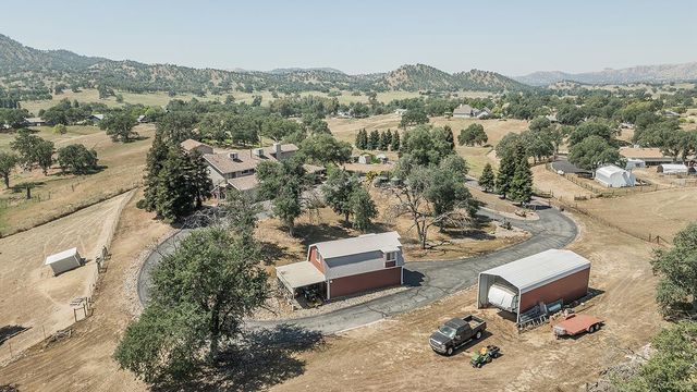 14049 Oak View Drive, Prather, CA 93651