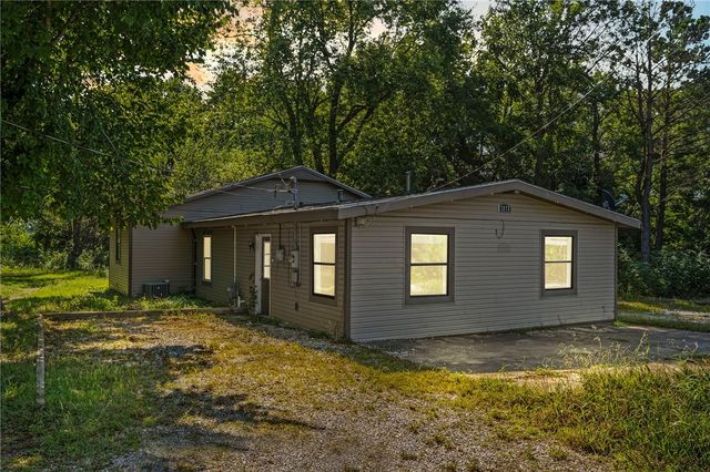 1272 N 59th Avenue, Fayetteville, AR 72704