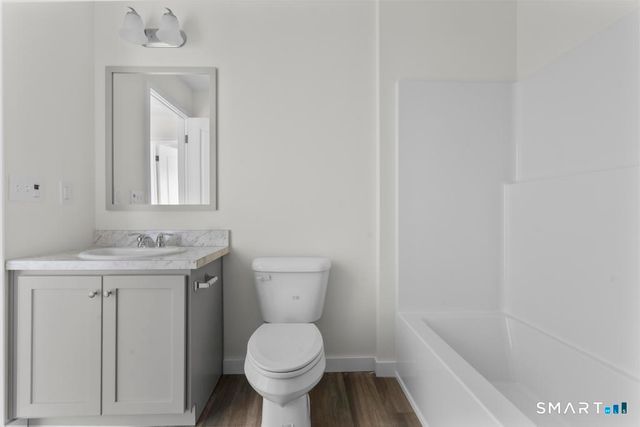 55 Sugar Street 14, Newtown, CT 06470