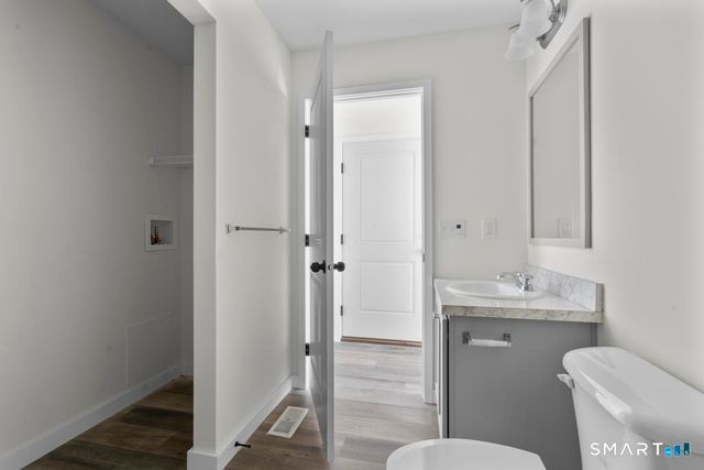 55 Sugar Street 14, Newtown, CT 06470