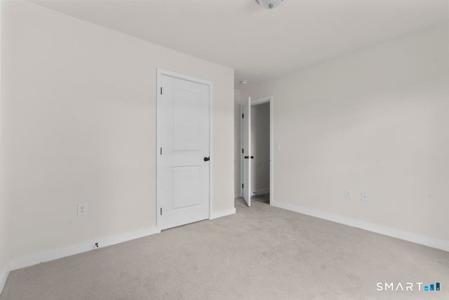 55 Sugar Street 14, Newtown, CT 06470