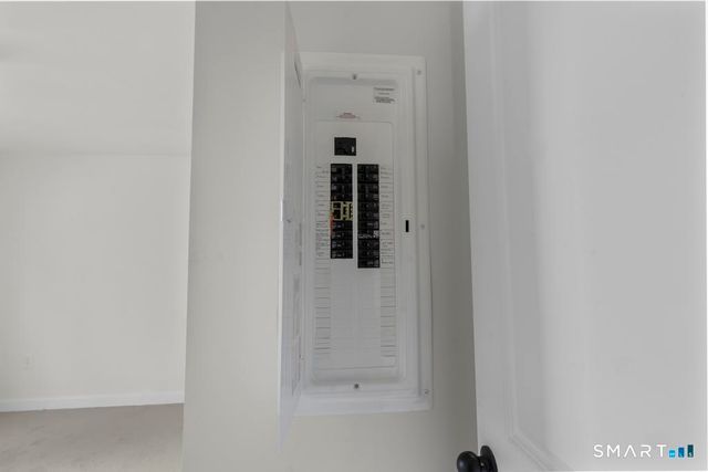 55 Sugar Street 14, Newtown, CT 06470