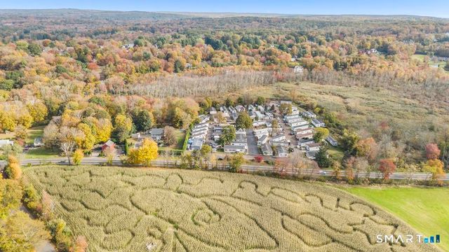 55 Sugar Street 14, Newtown, CT 06470