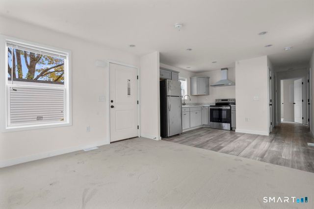 55 Sugar Street 14, Newtown, CT 06470