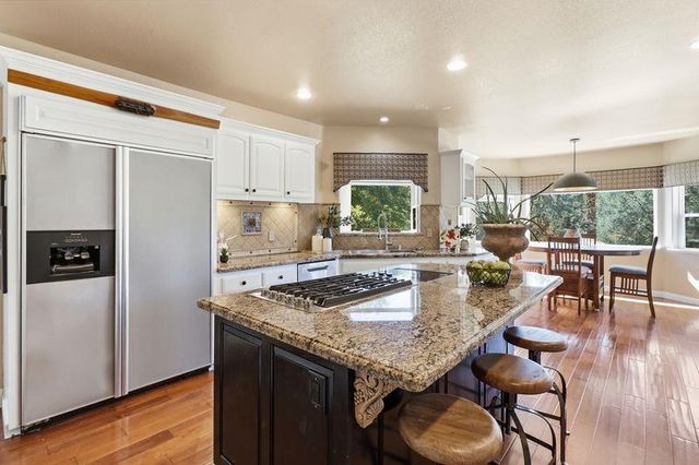 8888 Balmoral Dr, Newcastle, CA 95658