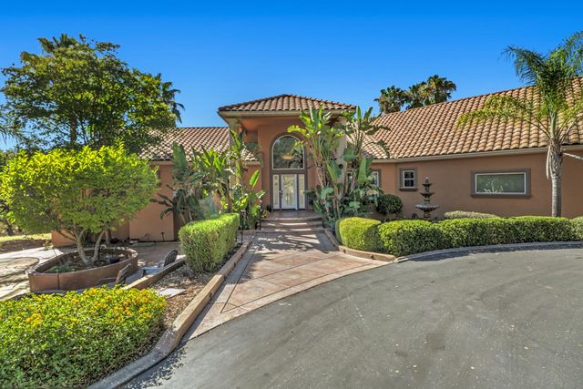 8888 Balmoral Dr, Newcastle, CA 95658