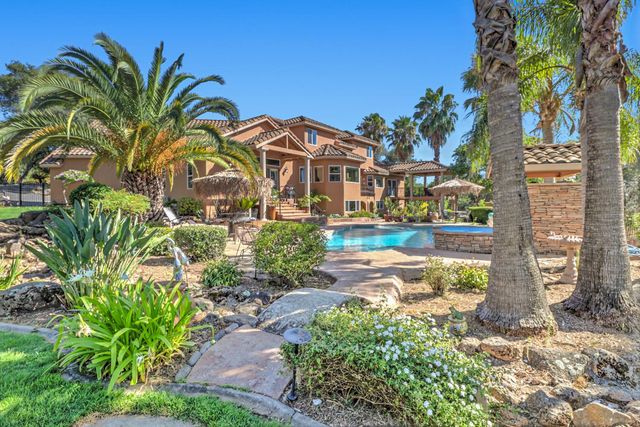 8888 Balmoral Dr, Newcastle, CA 95658