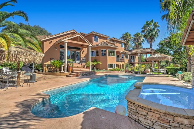 8888 Balmoral Dr, Newcastle, CA 95658