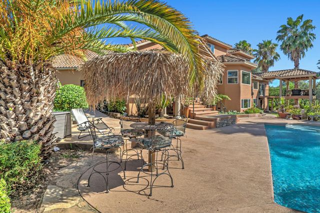 8888 Balmoral Dr, Newcastle, CA 95658