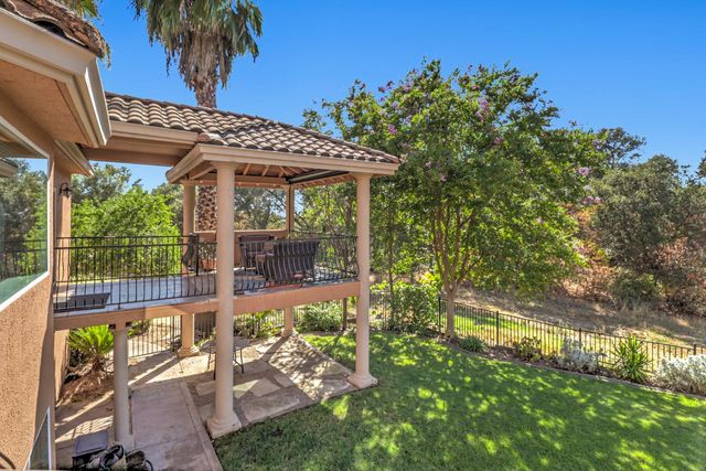 8888 Balmoral Dr, Newcastle, CA 95658