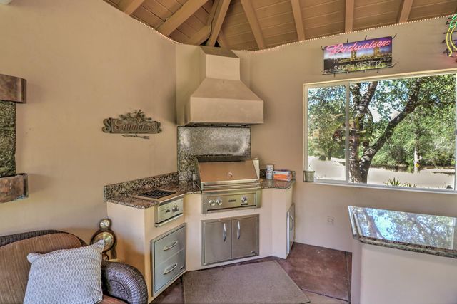 8888 Balmoral Dr, Newcastle, CA 95658