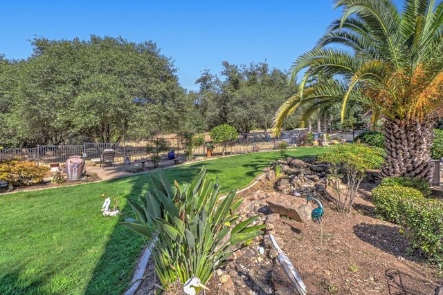 8888 Balmoral Dr, Newcastle, CA 95658