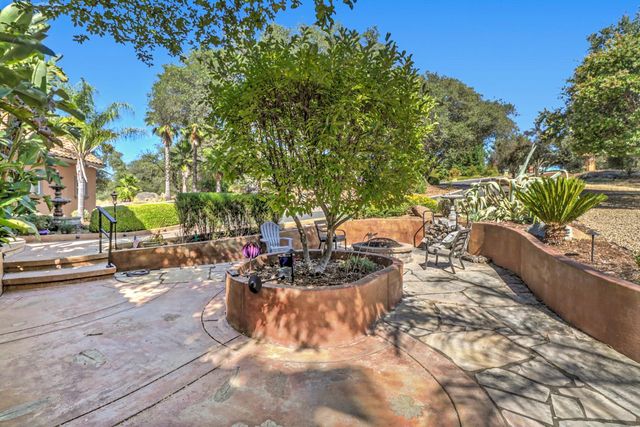 8888 Balmoral Dr, Newcastle, CA 95658