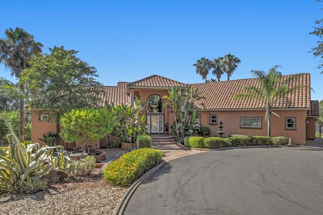 8888 Balmoral Dr, Newcastle, CA 95658