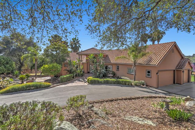 8888 Balmoral Dr, Newcastle, CA 95658