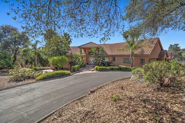 8888 Balmoral Dr, Newcastle, CA 95658