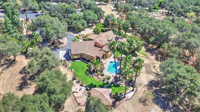 8888 Balmoral Dr, Newcastle, CA 95658