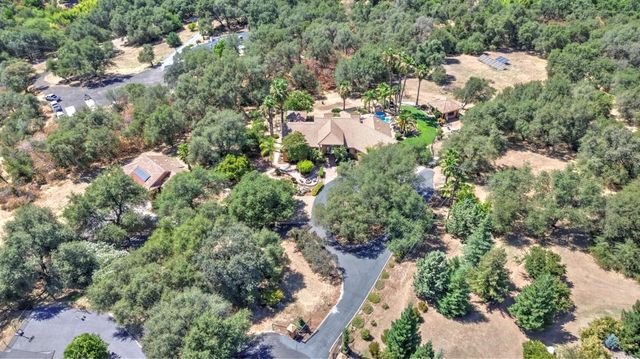 8888 Balmoral Dr, Newcastle, CA 95658