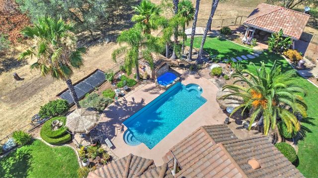 8888 Balmoral Dr, Newcastle, CA 95658