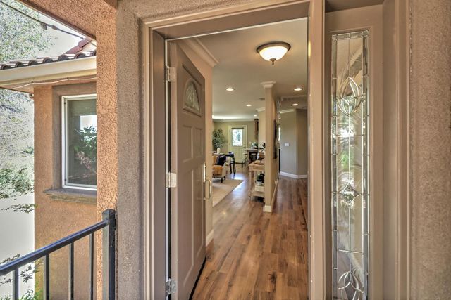 8888 Balmoral Dr, Newcastle, CA 95658