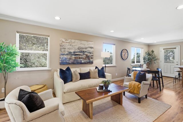8888 Balmoral Dr, Newcastle, CA 95658