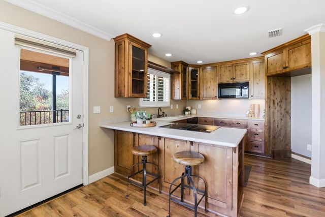8888 Balmoral Dr, Newcastle, CA 95658
