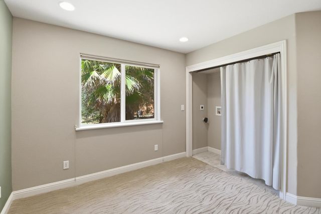 8888 Balmoral Dr, Newcastle, CA 95658