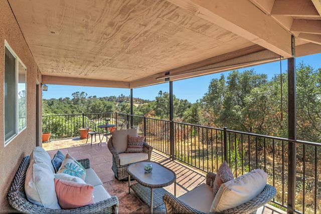 8888 Balmoral Dr, Newcastle, CA 95658