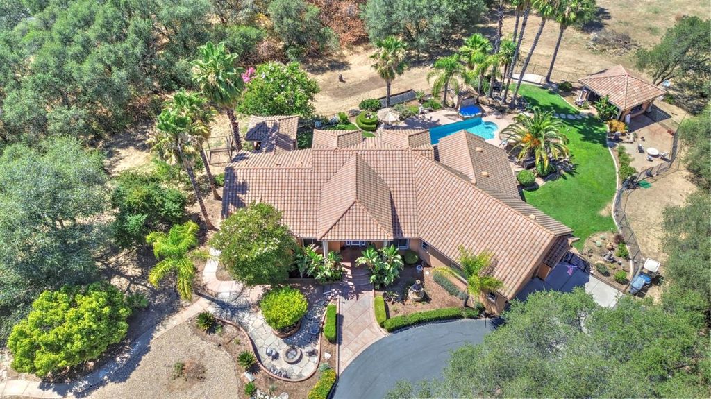 8888 Balmoral Dr, Newcastle, CA 95658