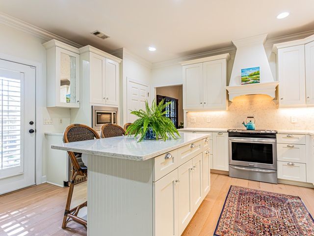 58 Romney Place, Savannah, GA 31406