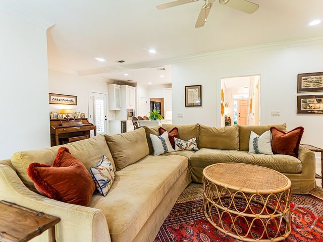 58 Romney Place, Savannah, GA 31406